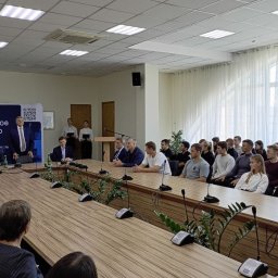 Министр спорта Курской области пообщался со студентами в рамках акции «Поделись своим знанием» Министр спорта Курской области пообщался со студентами в рамках акции «Поделись своим знанием»