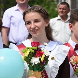 Последние звонки в большинстве курских школ пройдут в закрытых помещениях