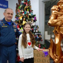 Юные куряне получили подарки от курских спасателей Юные куряне получили подарки от курских спасателей