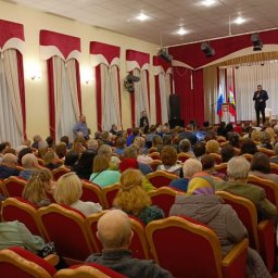 Александр Хинштейн провел встречу с жителями Фатежского района Александр Хинштейн провел встречу с жителями Фатежского района