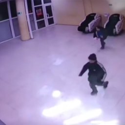 В торговом центре Курска мальчик запустил систему пожаротушения В торговом центре Курска мальчик запустил систему пожаротушения