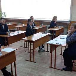 В Курске 11-классники сдают пробный ЕГЭ В Курске 11-классники сдают пробный ЕГЭ