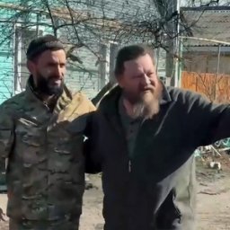 В Курской области имам и священник помогают эвакуировать людей из Суджи В Курской области имам и священник помогают эвакуировать людей из Суджи