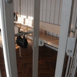 Двух бывших работников курского предприятия осудили за хищение изделий военного назначения Двух бывших работников курского предприятия осудили за хищение изделий военного назначения