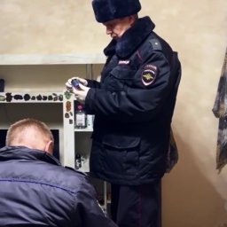 Двух курян подозревают в сбыте наркотиков и создании интернет-магазина Двух курян подозревают в сбыте наркотиков и создании интернет-магазина