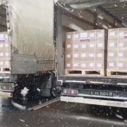 В Курск привезли 44 тонны гумпомощи с юга В Курск привезли 44 тонны гумпомощи с юга