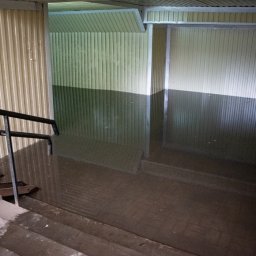 В Курске затопило подземный переход на улице Народной В Курске затопило подземный переход на улице Народной