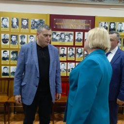 Александр Хинштейн посетил Дмитриевский краеведческий музей