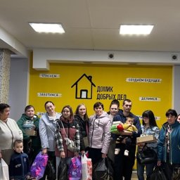 В Курске волонтеры раздали более 1 000 коробок детского питания переселенцам В Курске волонтеры раздали более 1 000 коробок детского питания переселенцам