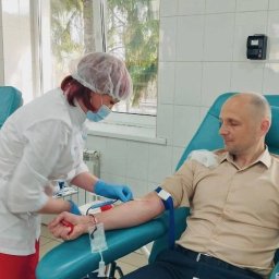 Сергей Котляров пригласил неравнодушных курян сдать кровь Сергей Котляров пригласил неравнодушных курян сдать кровь