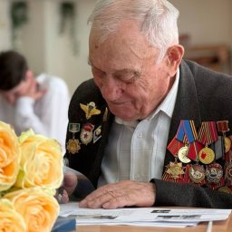 В Курске 95-летний ветеран Виктор Шатохин написал «Диктант Победы» В Курске 95-летний ветеран Виктор Шатохин написал «Диктант Победы»