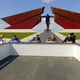 Александр Хинштейн написал «Диктант Победы» на мемориале «Курская битва»