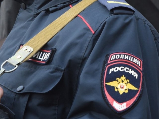 В Курске полицейские задержали мужчину за кражу элитного алкоголя