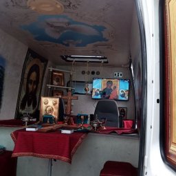 Передвижную часовню для нужд Курской митрополии передало правительство Ленинградской области
