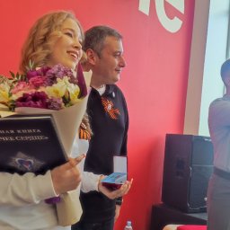 Александр Хинштейн вручил награды «Горячее сердце» двум курским подросткам