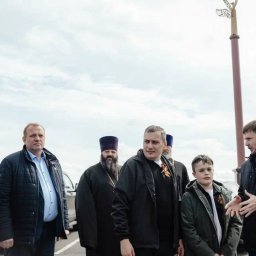 Александр Хинштейн и его сын посетили мемориал «Поклонная высота 269» Александр Хинштейн и его сын посетили мемориал «Поклонная высота 269»