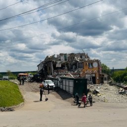 В Рыльске ликвидируют последствия от обстрела ВСУ