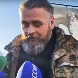 Патриарх Кирилл вручил награду священнику, прошедшему по трубе в Судже Патриарх Кирилл вручил награду священнику, прошедшему по трубе в Судже