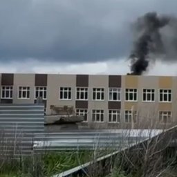 Новая школа загорелась в Большесолдатском районе из-за падения БПЛА