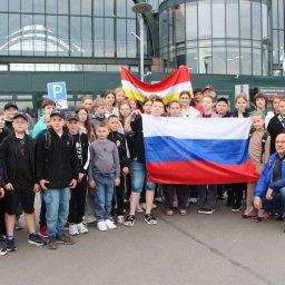 40 курских школьников отправились в лагерь в Санкт-Петербурге