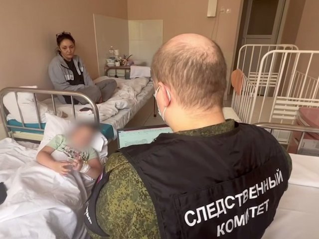 СК устанавливает обстоятельства ранения ребенка при сбросе взрывчатки на автомобиль