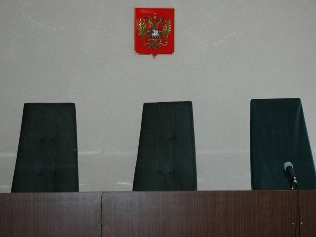 Курянин украл на почте 2,5 тысячи рублей и просроченные продукты