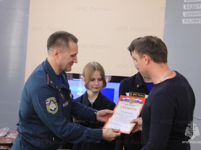 В Курске наградили призеров соревнований «Школа безопасности»