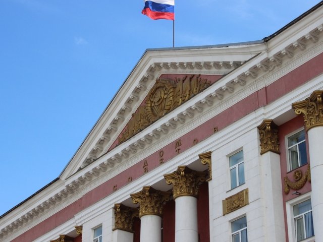 Владимир Путин поручил создать программу восстановления Курской области