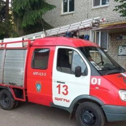 В Курской области спасатели помогли женщине выбраться из квартиры В Курской области спасатели помогли женщине выбраться из квартиры