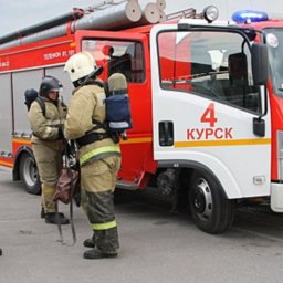 В Курске на Нижней Луговой сгорела легковушка ВАЗ