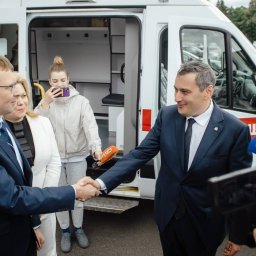 Железногорская ЦРБ получила новую машину скорой помощи