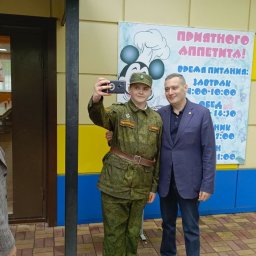 Александр Хинштейн посетил отремонтированный лагерь «Берёзка» в Медвенском районе