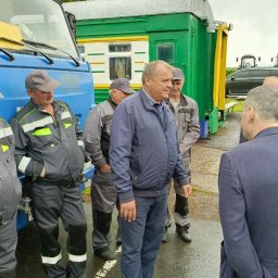 Александр Хинштейн осмотрел крестьянско-фермерское хозяйство в Медвенском районе Александр Хинштейн осмотрел крестьянско-фермерское хозяйство в Медвенском районе
