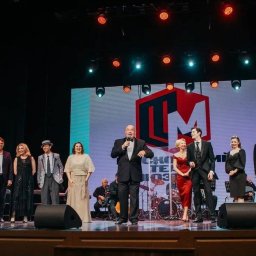 В Курске состоялся благотворительный концерт «Поём для вас» В Курске состоялся благотворительный концерт «Поём для вас»