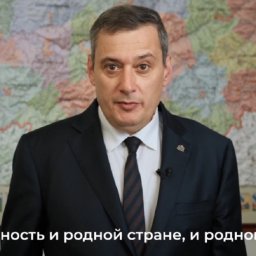 Александр Хинштейн поздравил курских выпускников с окончанием школы Александр Хинштейн поздравил курских выпускников с окончанием школы