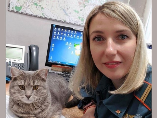 В Курске радиотелефонист МЧС оказала помощь пострадавшему в ДТП