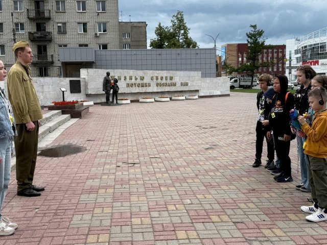 В Курске для школьников провели иммерсивную экскурсию по городу