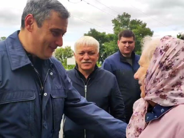 Курская пенсионерка попросила Хинштейна не уезжать