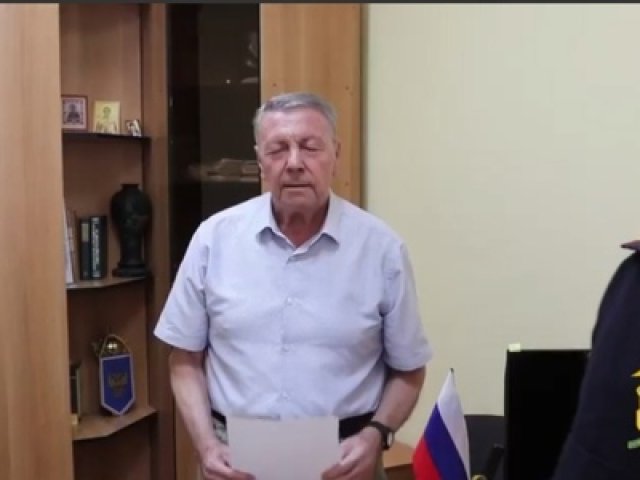 В Курске итальянцу вручили паспорт гражданина РФ
