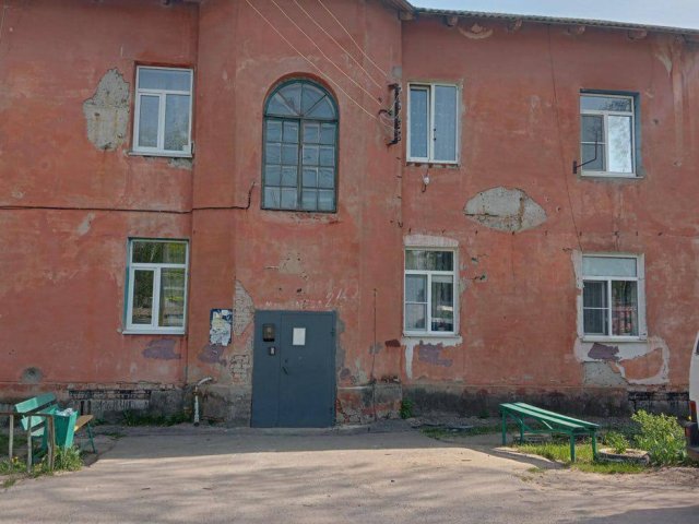 В Курской области расселят 90 человек, проживающих в 45 аварийных помещениях